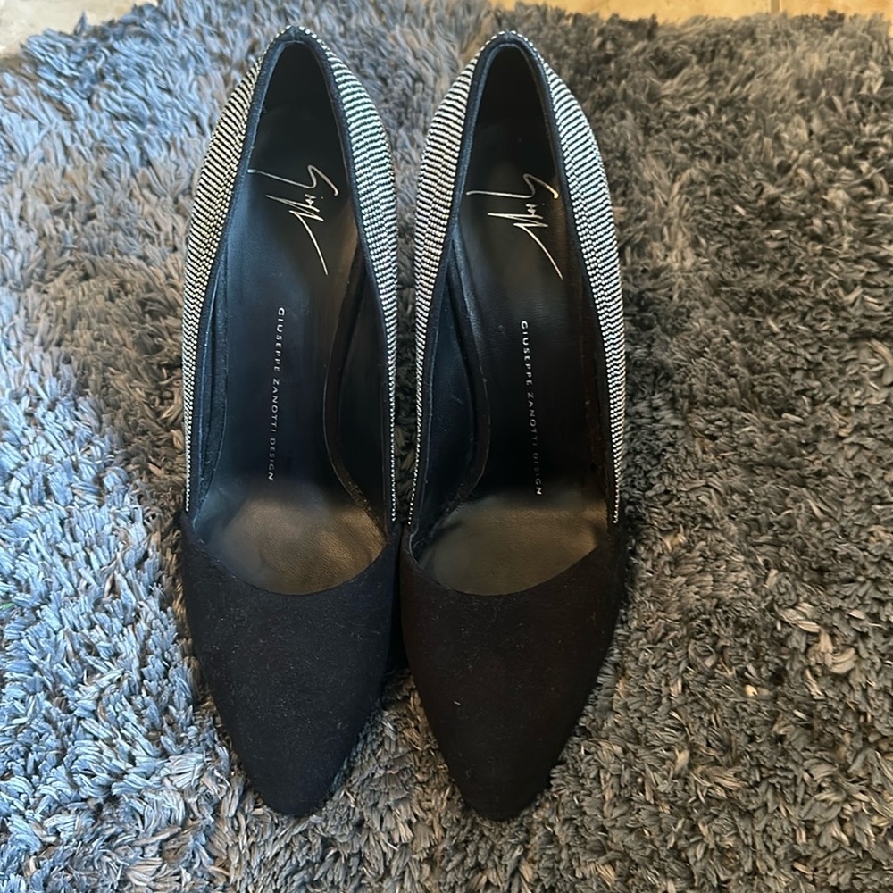 Giuseppe Zanotti design heels in worn but good condition!